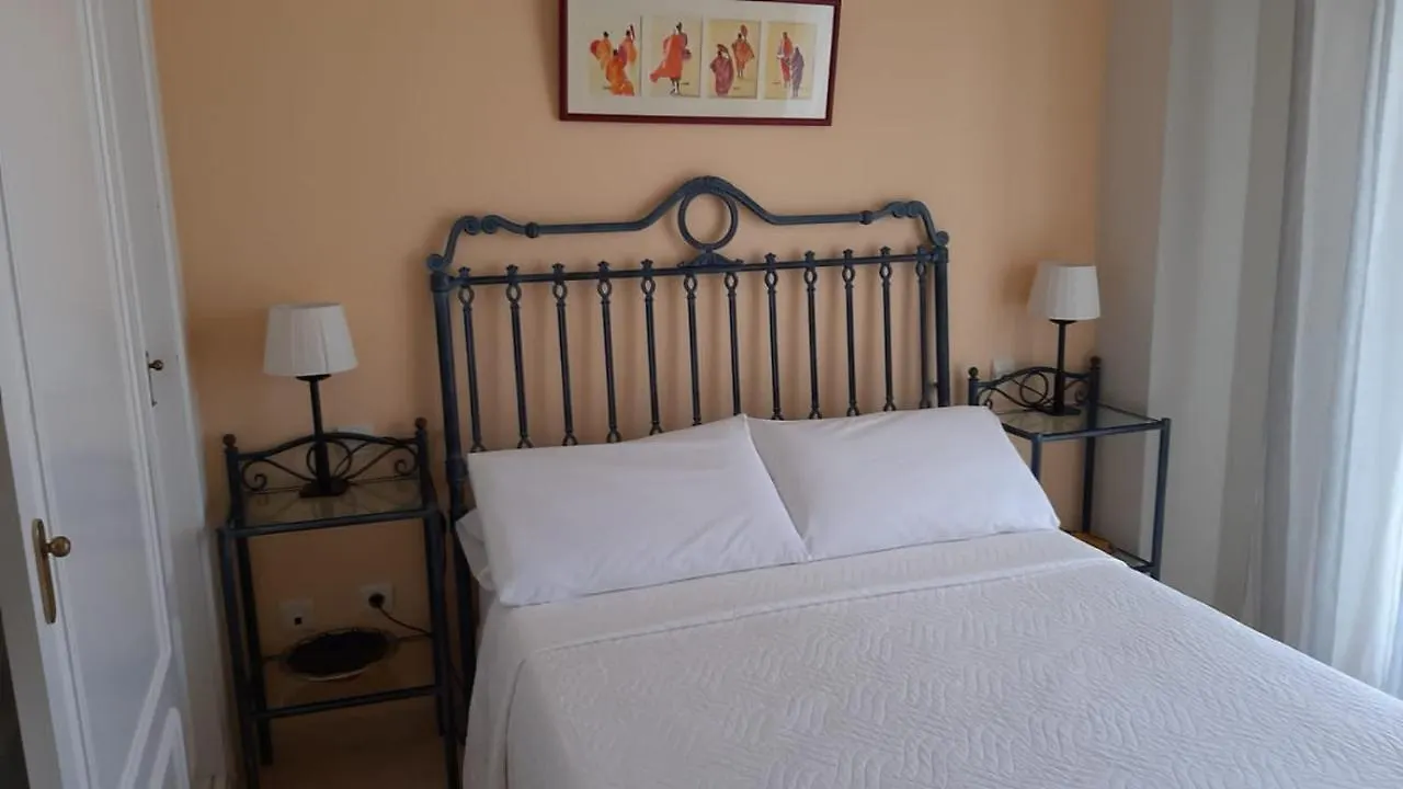 Atico Con Terraza Abierta/Open Terrace Apartment Mijas