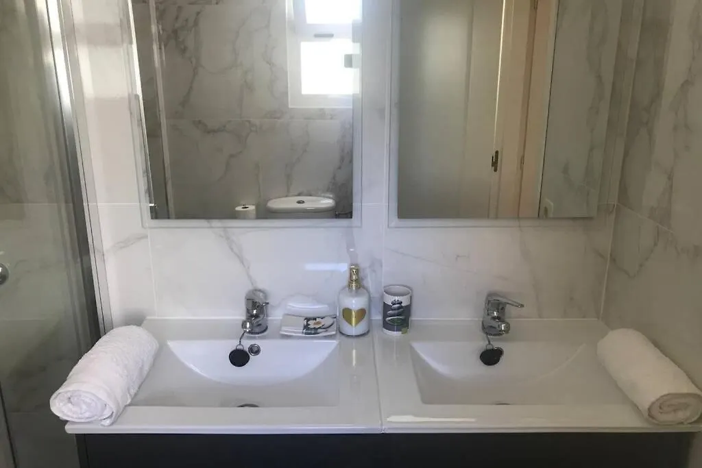 Atico Con Terraza Abierta/Open Terrace Apartment Mijas